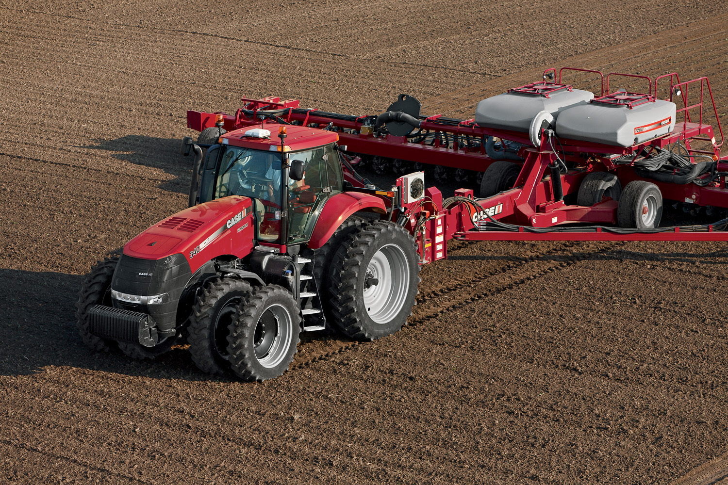 2012-3-1_Case_IH_Leads_the_Industry_With_Efficient_Power_Using_SCR_Technology_Magnum_Medium_Res.jpg (958 KB)